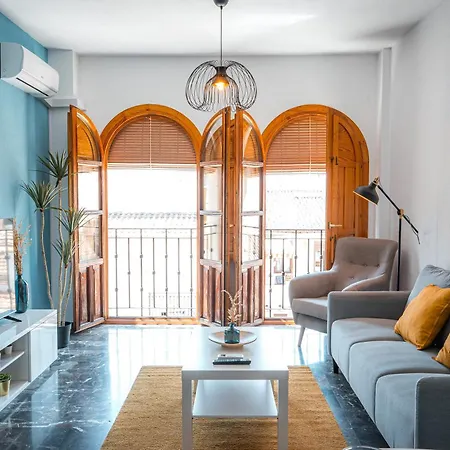 Apartamento turístico moderno con parking QH Plaza San Isidro-3